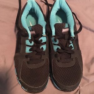 Nike black and teal athletic shoes
